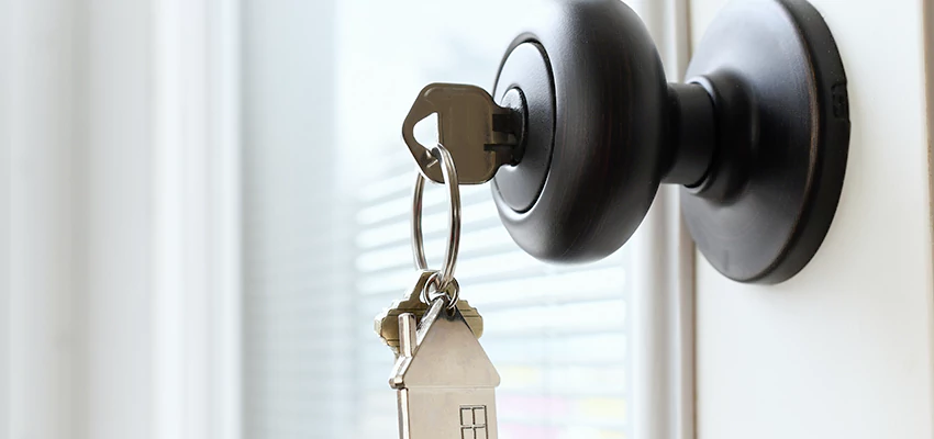 Bifold Door Knob Replacement in East Los Angeles, California