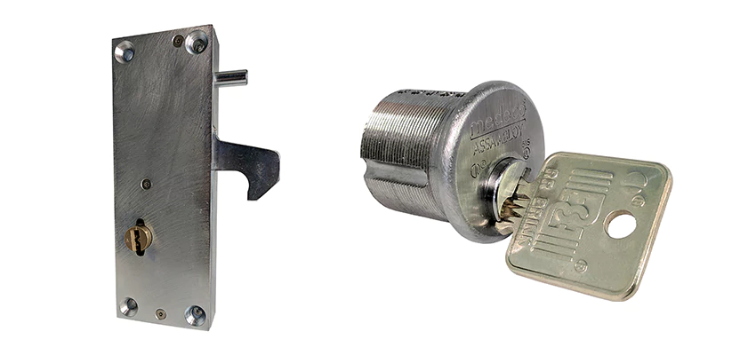 RR Fence Gates Brink Locks Repair in East Los Angeles, California